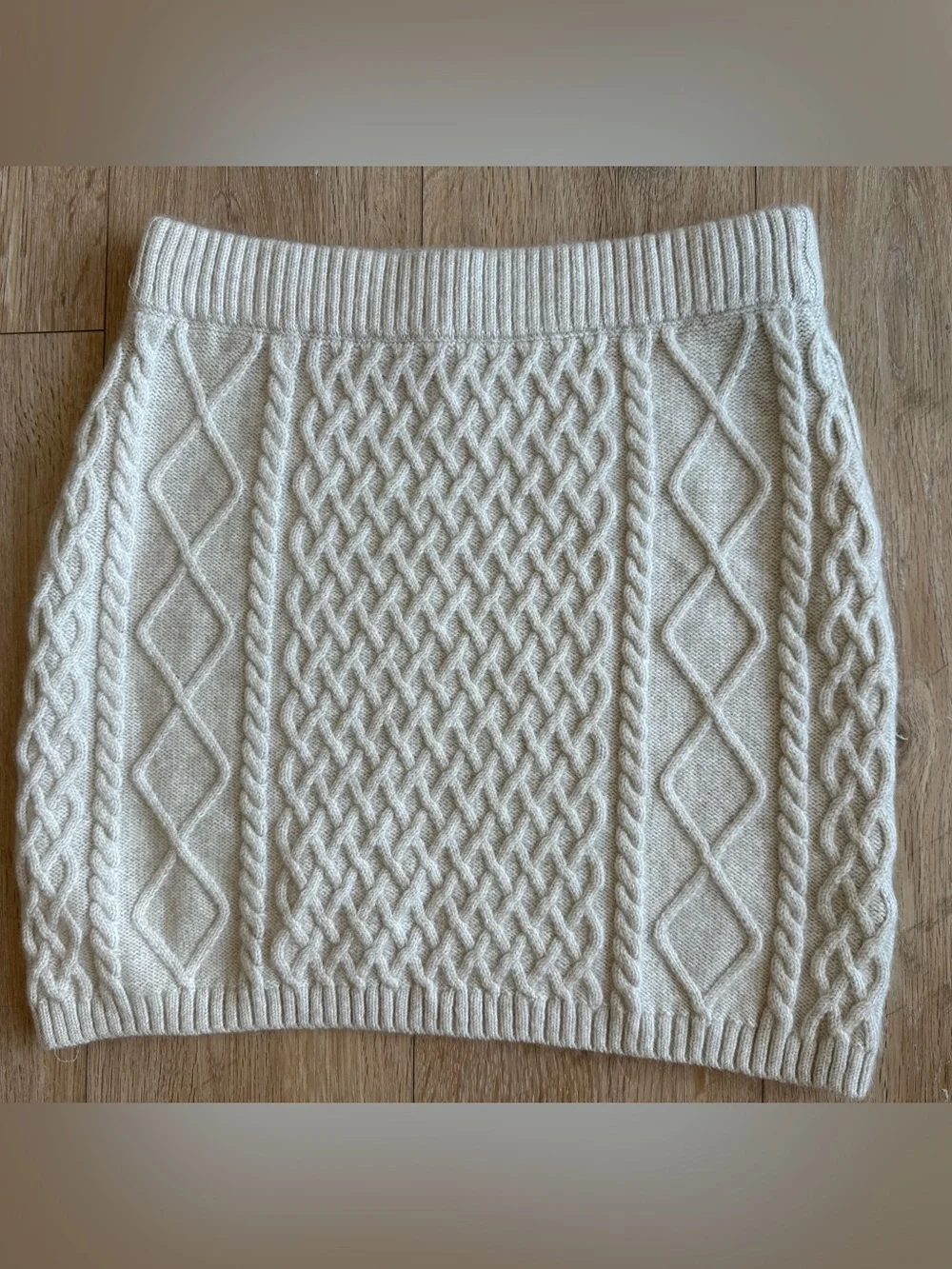 H&M Ivory Cable Knit Mini Skirt - Picture 2 of 6